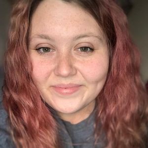 Meet your Posher, Becca